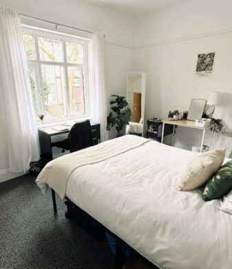 4 Birchfields Avenue