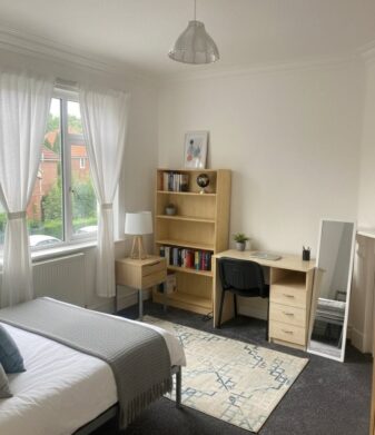 4 Birchfields Avenue