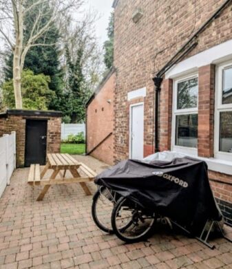 4 Birchfields Avenue