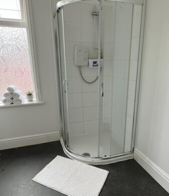 4 Birchfields Avenue