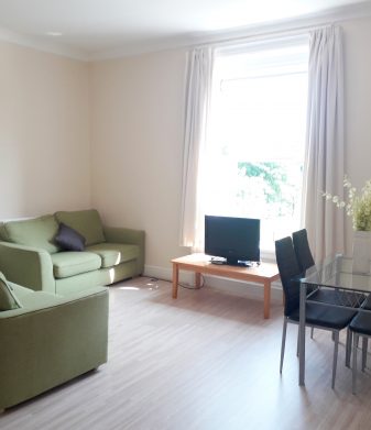 Flat 3,145 Dickenson Road