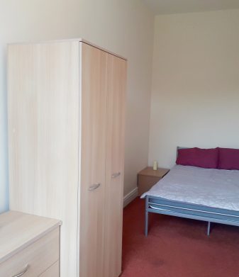 Flat 3,145 Dickenson Road