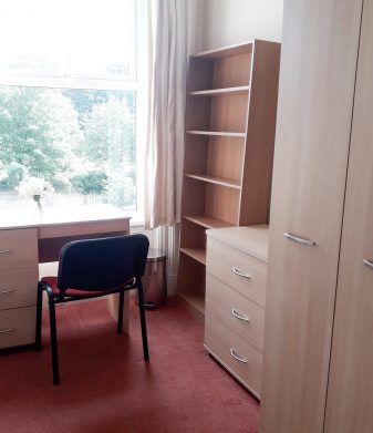 Flat 3,145 Dickenson Road