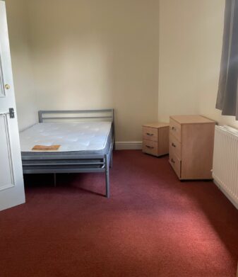 Flat 4, 145 Dickenson Road