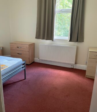 Flat 4, 145 Dickenson Road