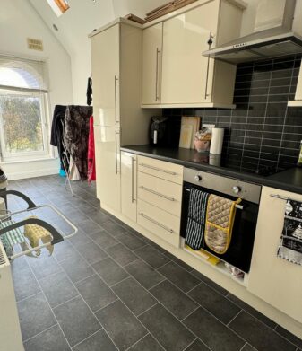 Flat 5, 145 Dickenson Road