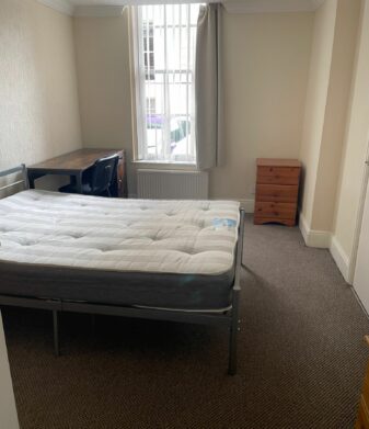 Flat 14, 65 Daisy Bank Road