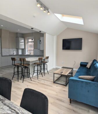 8 Birchfields Avenue