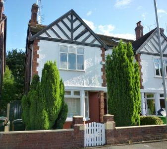 8 Birchfields Avenue